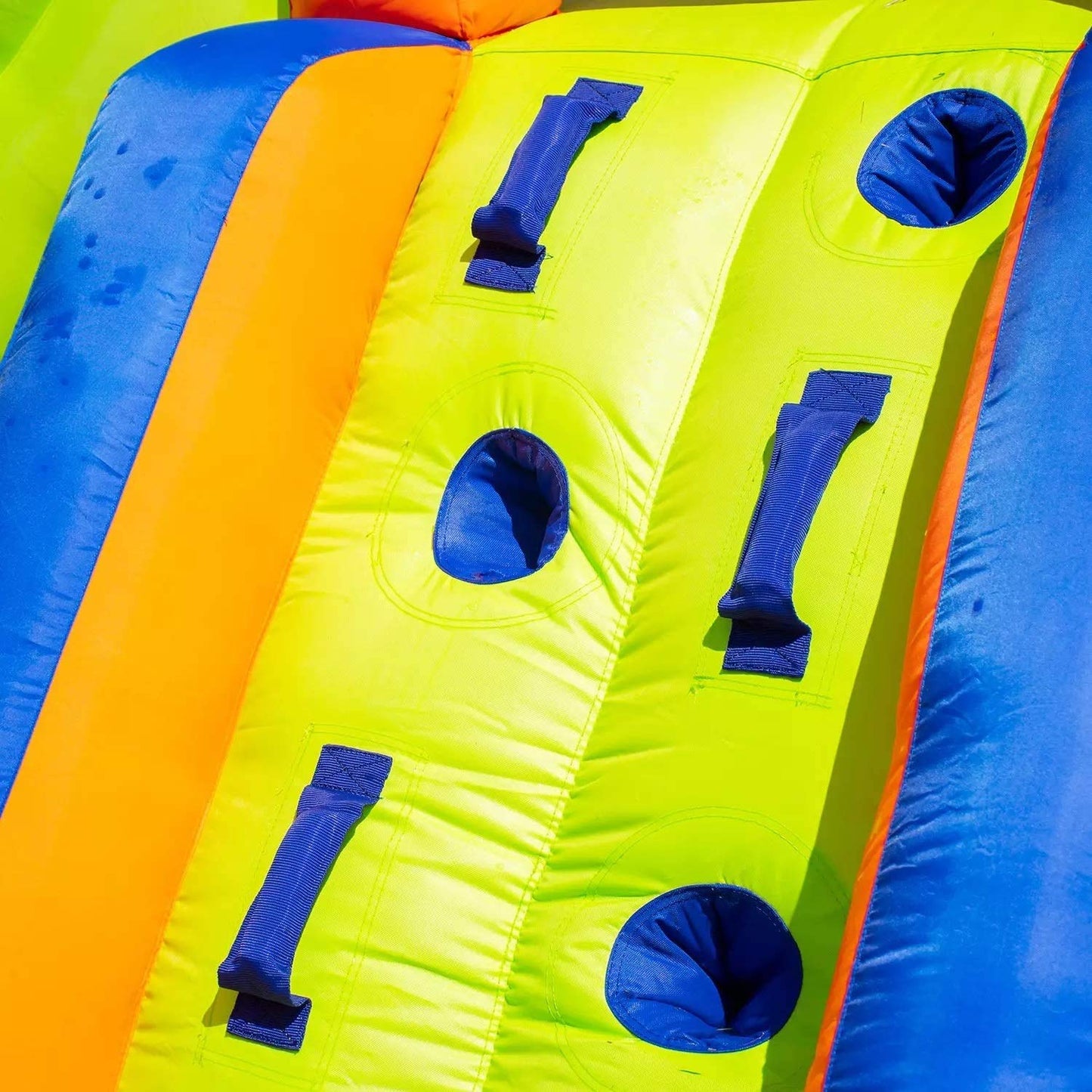 Corson Tools Splash and Slide Climb Blob d'eau gonflable, mur d'escalade et zone de piscine | Amusement d'été en plein air pour les enfants et les familles avec souffleur d'air Mon premier toboggan aquatique